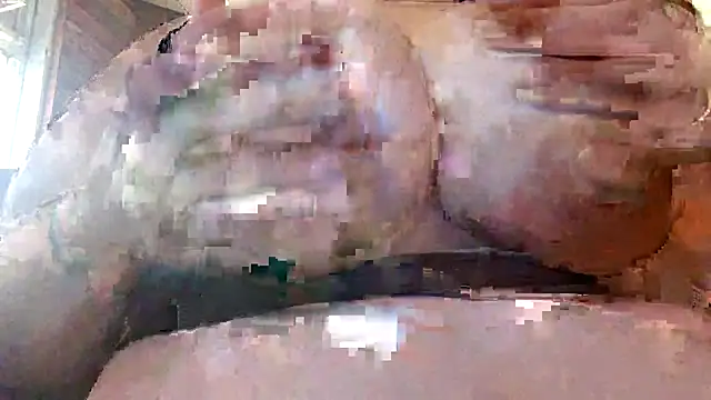 Snapshot of chrissybear84 chatting on June 19, 2026, 6:12 pm chrissybear84 online show from June 19, 2026, 6:12 pm