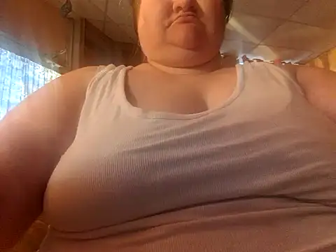 Snapshot of chrissybear84 chatting on June 24, 2026, 11:53 am chrissybear84 online show from June 24, 2026, 11:53 am