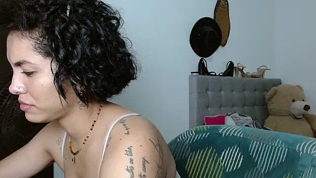 Sexy Lia  online show from May 5, 2026, 4:53 am