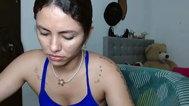 Sexy Lia  online show from May 26, 2026, 1:01 am