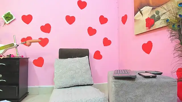 miss--flora online show from February 18, 2025, 10:03 pm