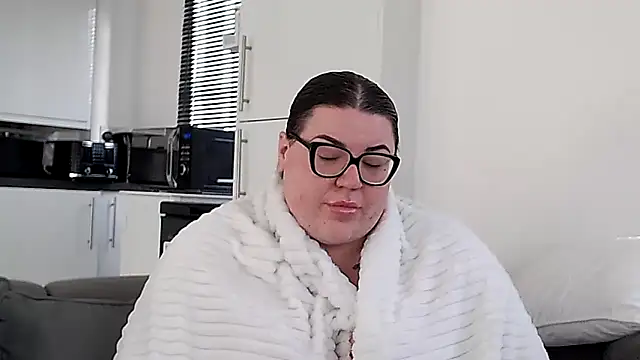 StrawberrySexx online show from December 15, 2024, 1:32 pm