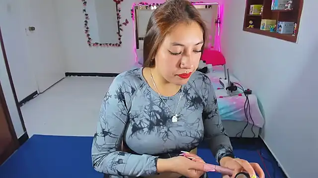 Snapshot of perlabeautiful chatting on October 9, 2025, 5:11 pm perlabeautiful online show from October 9, 2025, 5:11 pm