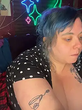 SleazeLouize online show from December 16, 2024, 2:25 am