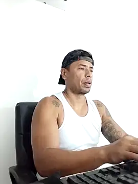 Snapshot of Antolinex chatting on December 14, 2025, 6:12 pm Antolinex online show from December 14, 2025, 6:12 pm