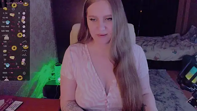 Snapshot of Alice_Dreamgirl_ chatting on December 23, 2024, 4:17 pm Alice Dreamgirl online show from December 23, 2024, 4:17 pm