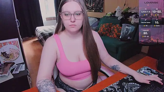 Snapshot of Alice_Dreamgirl_ chatting on May 26, 2026, 8:43 am Alice Dreamgirl online show from May 26, 2026, 8:43 am