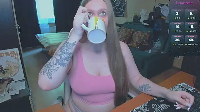 Snapshot of Alice_Dreamgirl_ chatting on June 7, 2026, 10:19 am Alice Dreamgirl online show from June 7, 2026, 10:19 am