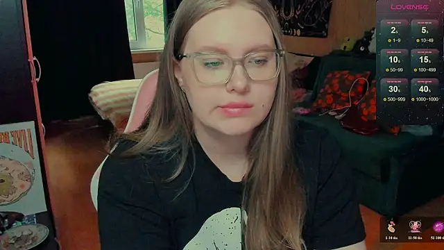 Snapshot of Alice_Dreamgirl_ chatting on July 22, 2026, 1:36 pm Alice Dreamgirl online show from July 22, 2026, 1:36 pm