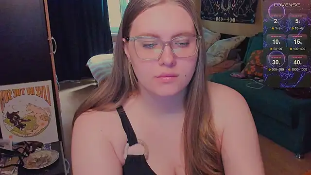 Snapshot of Alice_Dreamgirl_ chatting on July 23, 2026, 9:18 am Alice Dreamgirl online show from July 23, 2026, 9:18 am