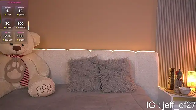 Snapshot of johanafox_ chatting on July 6, 2026, 11:07 am johanafox online show from July 6, 2026, 11:07 am