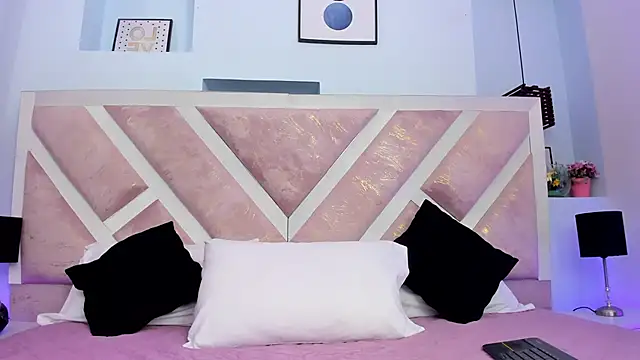 hotmature1 online show from March 15, 2026, 11:05 am