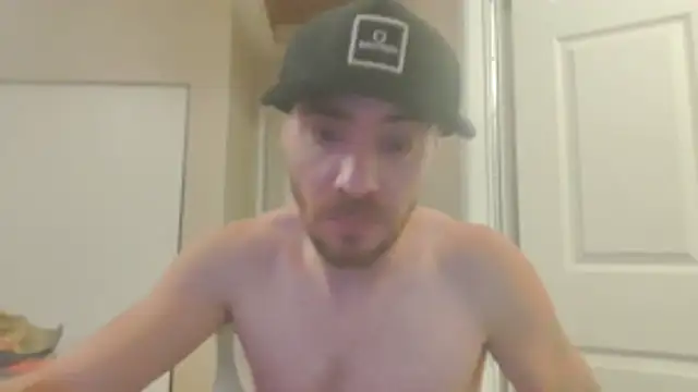Huntzg23 online show from July 30, 2026, 5:06 am