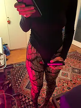 Snapshot of littlewitchxoxo chatting on October 26, 2025, 7:47 am littlewitchxoxo online show from October 26, 2025, 7:47 am