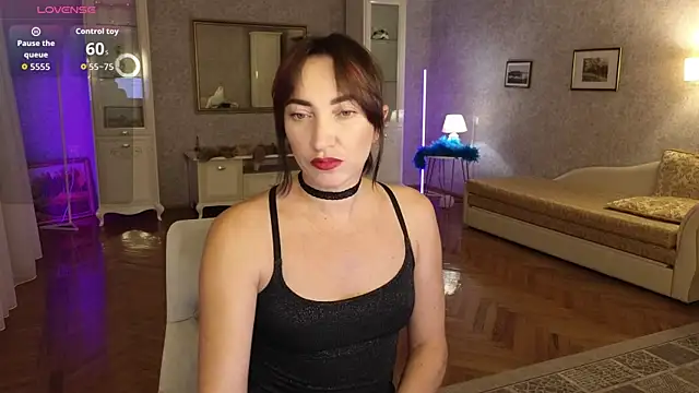 AnneHaddaway online show from September 30, 2025, 7:52 pm