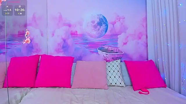 Curvy Dynamite  online show from February 7, 2025, 1:04 am