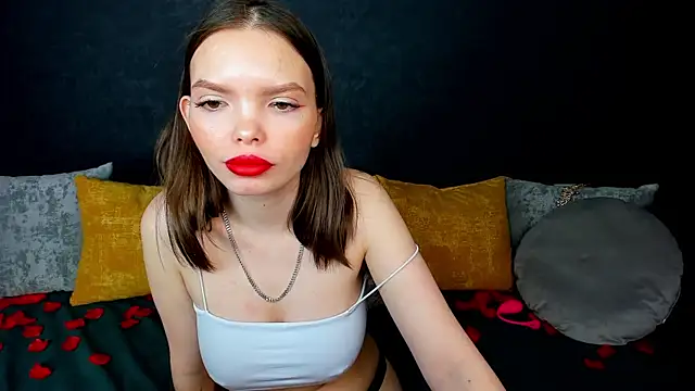 Curvy Dynamite  online show from February 15, 2025, 4:58 am