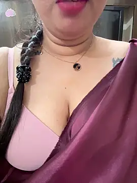 Snapshot of Akhi_Akshaya chatting on December 25, 2024, 9:54 pm Akhi Akshaya online show from December 25, 2024, 9:54 pm