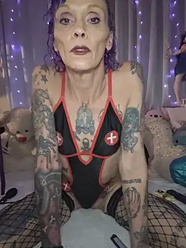 MommyMisfit online show from July 27, 2026, 9:44 pm