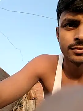 Snapshot of Suraj223kumar chatting on October 9, 2025, 1:03 am Suraj223kumar online show from October 9, 2025, 1:03 am