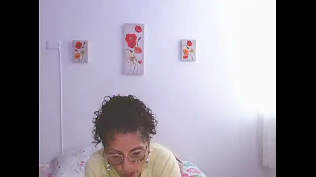Snapshot of arianna_ros3 chatting on June 29, 2026, 9:48 pm arianna ros3 online show from June 29, 2026, 9:48 pm