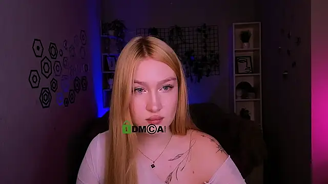 playful sophie online show from May 3, 2026, 7:31 pm