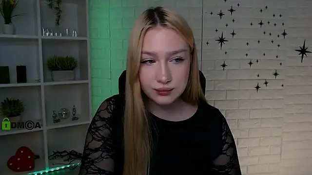 Snapshot of playful_sophie chatting on May 27, 2026, 7:33 pm playful sophie online show from May 27, 2026, 7:33 pm