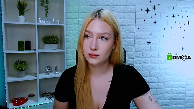 Snapshot of playful_sophie chatting on June 4, 2026, 7:53 pm playful sophie online show from June 4, 2026, 7:53 pm