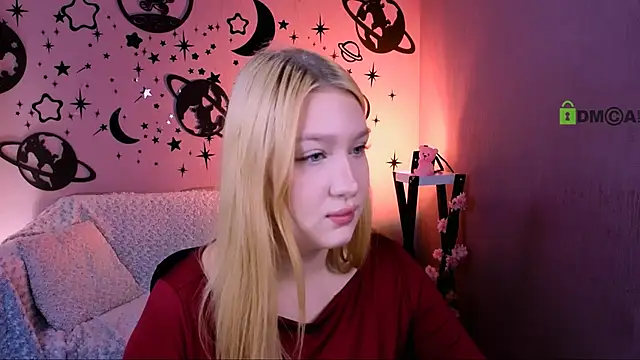 Snapshot of playful_sophie chatting on June 8, 2026, 7:25 pm playful sophie online show from June 8, 2026, 7:25 pm