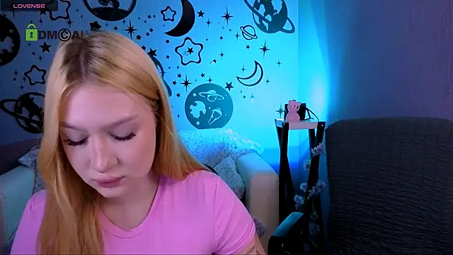 Snapshot of playful_sophie chatting on June 13, 2026, 8:07 pm playful sophie online show from June 13, 2026, 8:07 pm