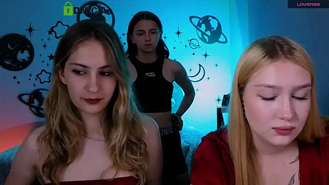 Snapshot of playful_sophie chatting on June 30, 2026, 7:26 pm playful sophie online show from June 30, 2026, 7:26 pm