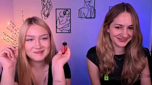 Snapshot of playful_sophie chatting on July 5, 2026, 7:10 pm playful sophie online show from July 5, 2026, 7:10 pm