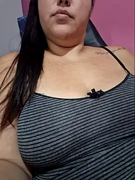 Snapshot of Paolaa_hoot chatting on March 13, 2025, 6:48 am Paolaa hoot online show from March 13, 2025, 6:48 am