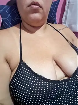 Snapshot of Paolaa_hoot chatting on March 22, 2025, 9:53 pm Paolaa hoot online show from March 22, 2025, 9:53 pm