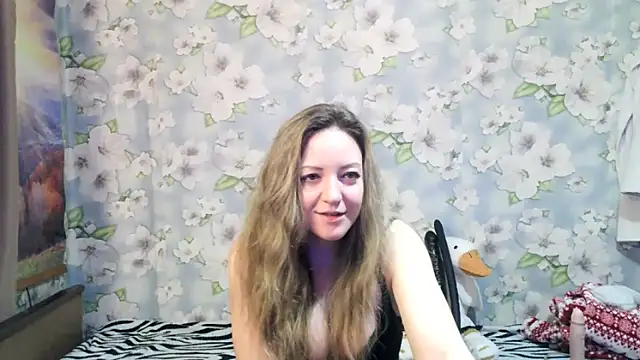 KattyLuuu online show from October 31, 2025, 9:05 pm