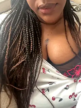 LavenderBuxton online show from October 22, 2025, 2:28 pm