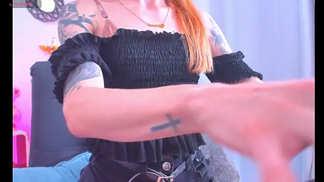 Snapshot of GabbyHills chatting on December 14, 2025, 1:38 pm GabbyHills online show from December 14, 2025, 1:38 pm