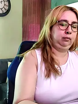 Snapshot of chloe_prg chatting on July 10, 2026, 1:21 am chloe prg online show from July 10, 2026, 1:21 am