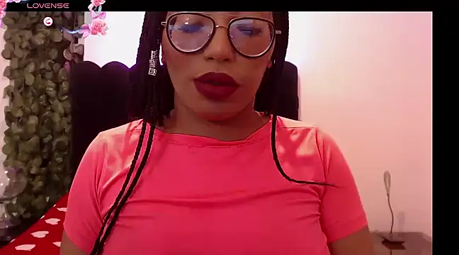 Snapshot of AmyBriiggs chatting on February 7, 2025, 8:33 am AmyBriiggs online show from February 7, 2025, 8:33 am