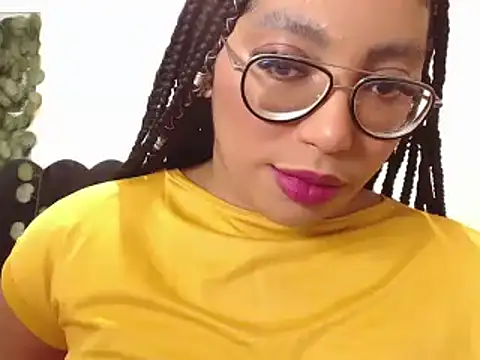 Snapshot of AmyBriiggs chatting on November 4, 2025, 4:00 am AmyBriiggs online show from November 4, 2025, 4:00 am