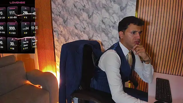 Snapshot of Hideintheoffice chatting on October 11, 2025, 11:47 pm Hideintheoffice online show from October 11, 2025, 11:47 pm