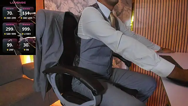 Snapshot of Hideintheoffice chatting on October 15, 2025, 1:50 am Hideintheoffice online show from October 15, 2025, 1:50 am