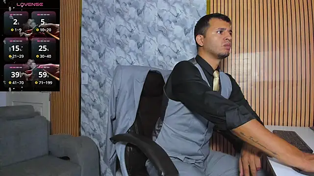 Snapshot of Hideintheoffice chatting on November 25, 2025, 10:59 am Hideintheoffice online show from November 25, 2025, 10:59 am