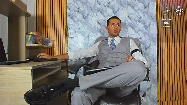 Snapshot of Hideintheoffice chatting on June 12, 2026, 12:53 am Hideintheoffice online show from June 12, 2026, 12:53 am