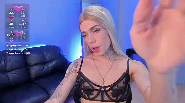 Snapshot of Camillesanto chatting on December 28, 2024, 11:48 pm Camillesanto online show from December 28, 2024, 11:48 pm