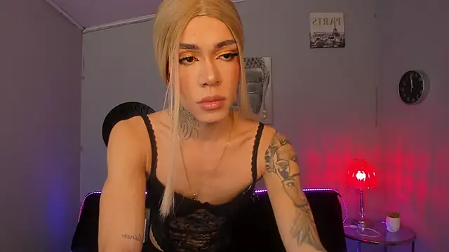 Snapshot of Camillesanto chatting on March 18, 2025, 8:48 pm Camillesanto online show from March 18, 2025, 8:48 pm