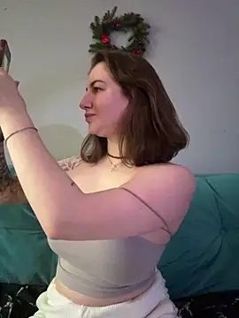 MayaMystic online show from December 18, 2025, 1:06 pm