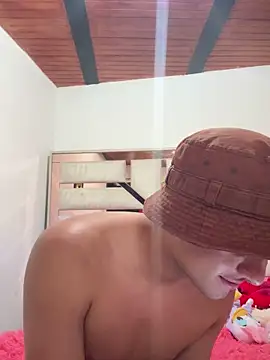 Snapshot of LeonardoGoyko chatting on December 20, 2024, 9:50 pm LeonardoGoyko online show from December 20, 2024, 9:50 pm