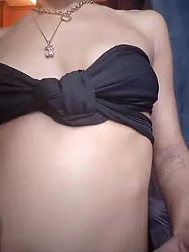 carmelbbyx22 online show from January 8, 2026, 1:24 pm