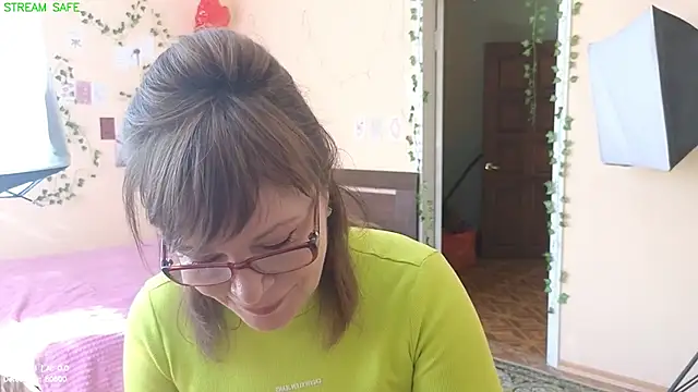 Miss Moren online show from June 27, 2026, 5:23 am